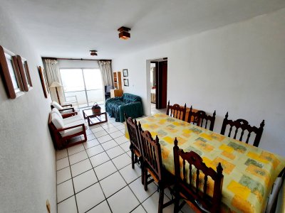 Apartamento de 2 dormitorios con servicios en Avda Italia