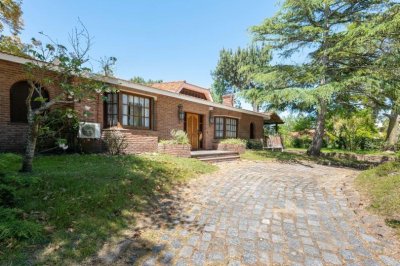 Esplendida Residencia a metros de los Colegios