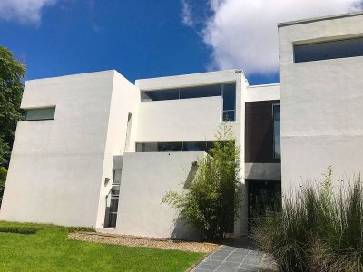 Hermosa Casa de 5 dormitorios en San Rafael