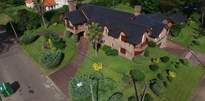 Espectacular Masión con piscina cerrada a 100 metros del mar