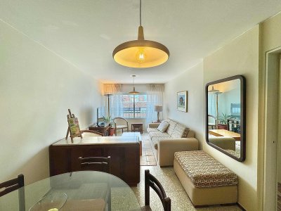 VENDO APARTAMENTO, 2 DORMITORIOS, 2 BANOS, GARAJE, PENINSULA, PUNTA DEL ESTE, MALDONADO 