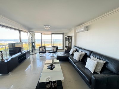 VENTA APARTAMENTO, 4 DORMITORIOS EN SUITE, 5 BAÑOS, FULL AMENITIES, PRIMERA LINEA, PUNTA DEL ESTE, MALDONADO.