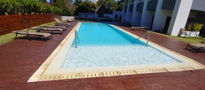 VENDO APARTAMENTO, 1 DORMITORIO, COCHERA, AMENITIES, PUNTA DEL ESTE, MALDONADO. 