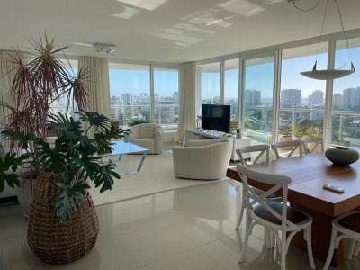 VENDO APARTAMENTO, 4 DORMITORIOS, 5 BANOS, BALCON, COCHERA, FULL AMENITIES, BRAVA, PUNTA DEL ESTE, MALDONADO