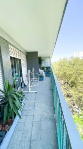 Alquilo Apartamento, 3 dormitorio, 2 baños, amueblado, balcón, garaje, Pocitos, Montevideo