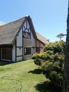 ALQUILO CASA, 3 DORMITORIOS, 2 BAÑOS, VISTA AL MAR, 100MTS DE LA PLAYA, PUNTA DEL ESTE, MALDONADO. 