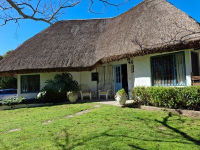 Alquilo Casa, 4 dormitorio, 2 baños, Rincón del Indio, Punta del este, Maldonado