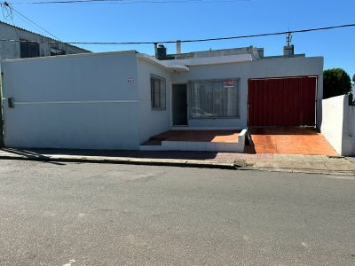 Vendo Casa, 3 Dormitorios, Centro.(Garaje)