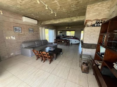 VENDO CASA, 3 DORMITORIOS, TERRAZA, PATIO, PARRILLERO, COCHERA, BALNEARIO BUENOS AIRES, MALDONADO 