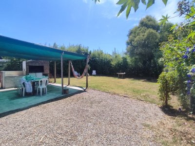Venta Casa, 3 dormitorios, 2 baños, patio, cochera para 2 autos, Barra, Maldonado