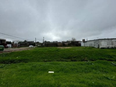 VENDO TERRENO, 303m2, 12m x 25m, MALDONADO NUEVO, MALDONADO