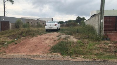 VENDO TERRENO, 300m2, 12 x 25 mts, ALTOS DE LA LAGUNA, MALDONADO