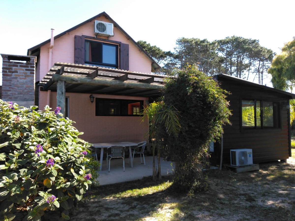 Hermosa Casa en Zona Parque Público - Punta del Diablo