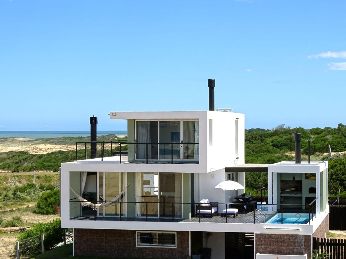 Espectacular Casa en Playa La Viuda - Punta del Diablo