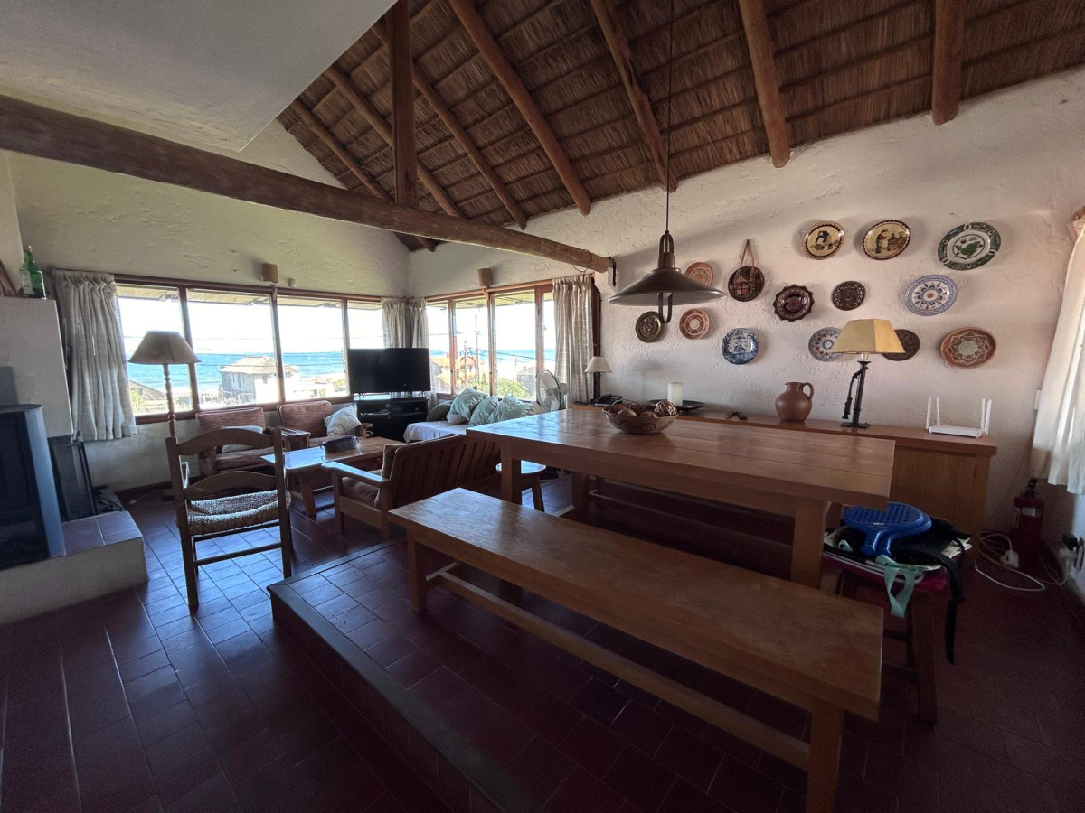 Casa con vista a playa La Viuda - Punta del Diablo