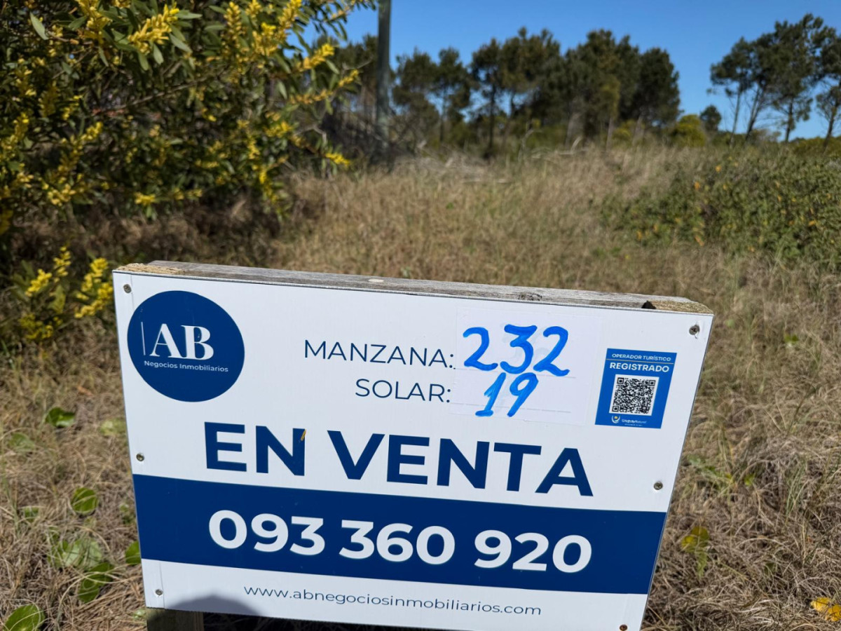 En venta terreno financiado a  5 cuadras del mar en Playa La Viuda