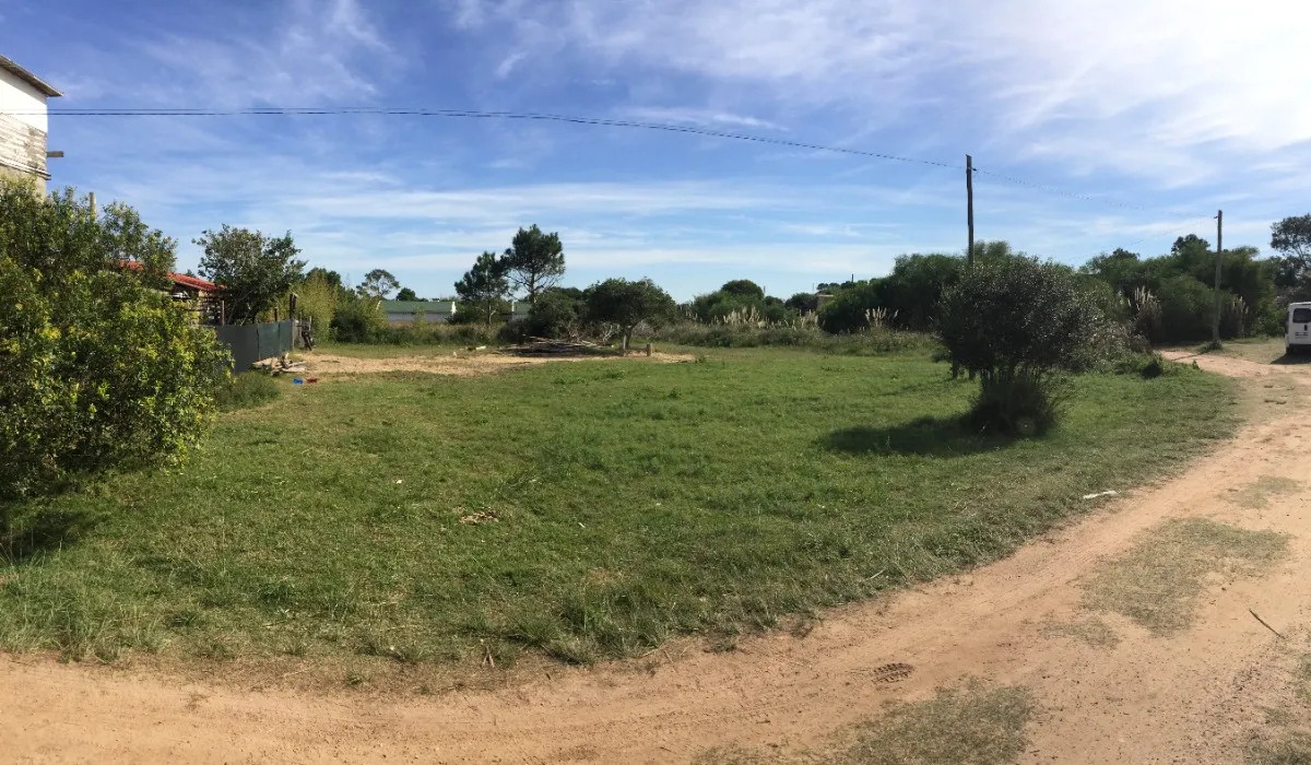 Solar esquinero a 400m del nuevo centro cívico - Punta del Diablo - Mza 58