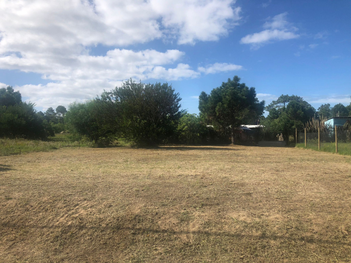 Terreno limpio y nivelado en La Viuda. Punta del Diablo.