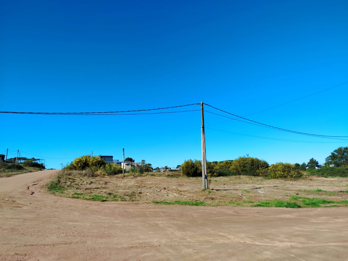 Excelente Esquina 1.200 metros cuadrados - Punta del Diablo