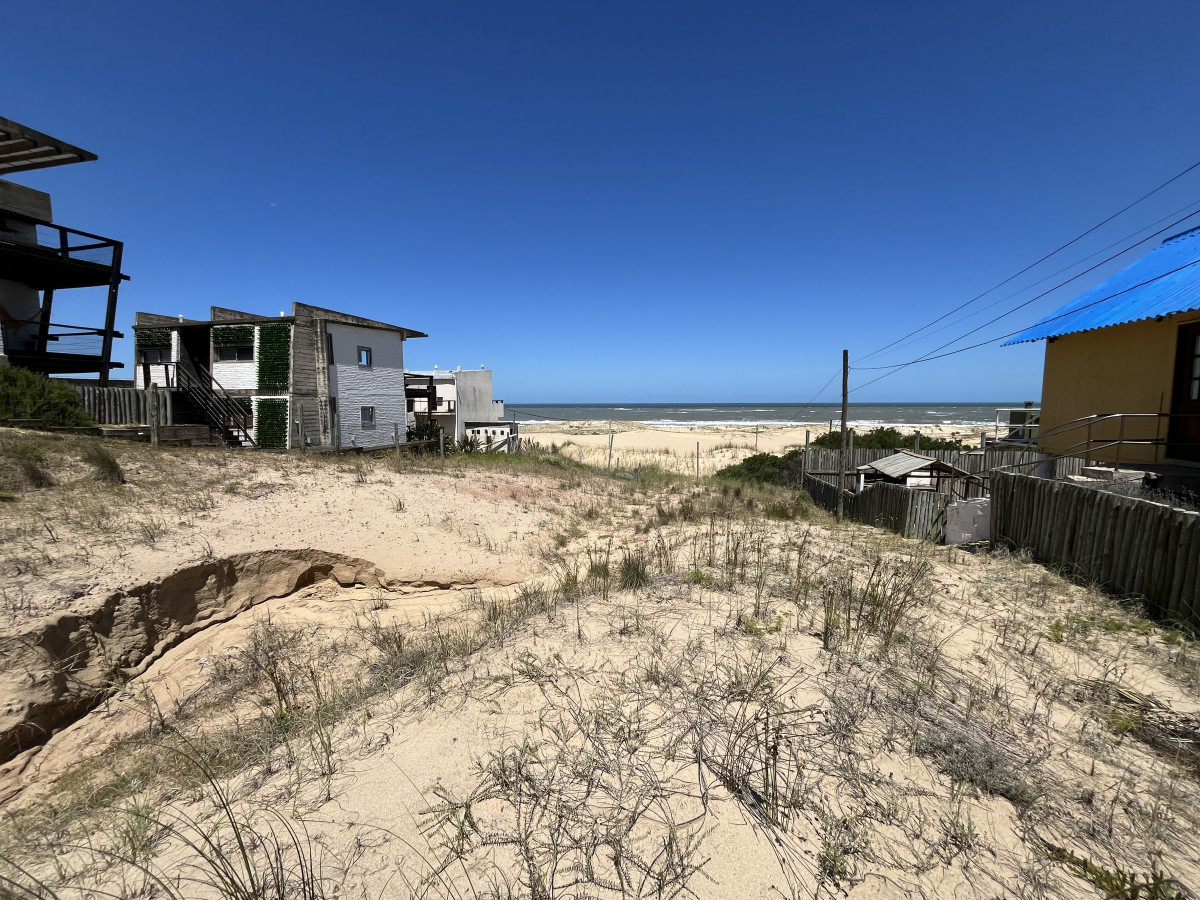 Solar de 500m2 en segunda linea de La Viuda- Punta del Diablo