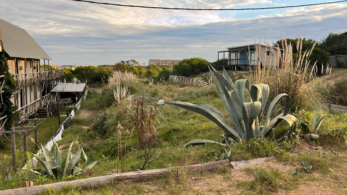 Gran solar con vista al mar en La Viuda - Punta del Diablo