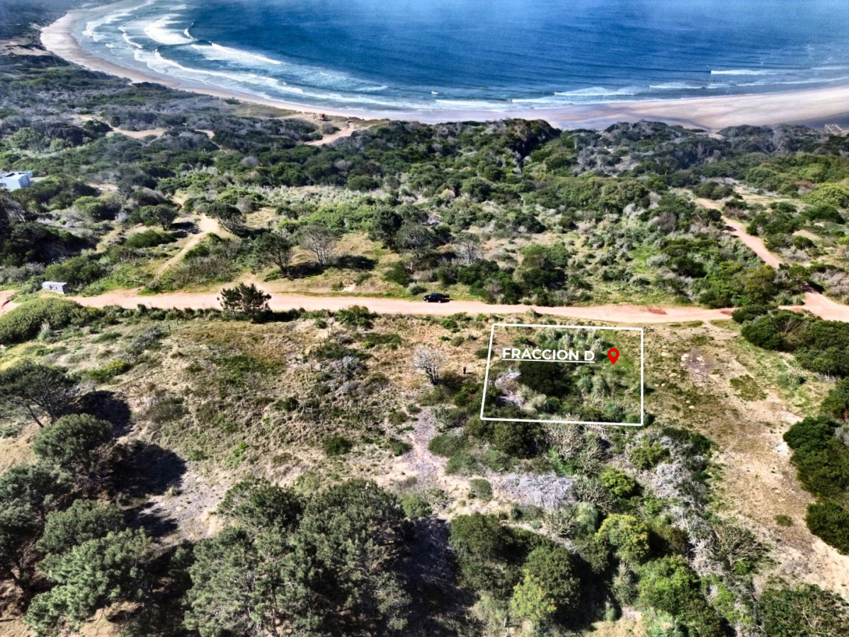 OPORTUNIDAD vista al mar Playa Grande 1005m2 financiado