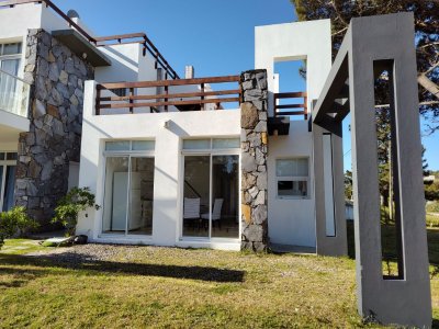 Alquilo Casa en Manantiales 2 Dorm  baño