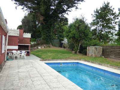 Alquiler anual casa de 4 Dorm 3 Baños 