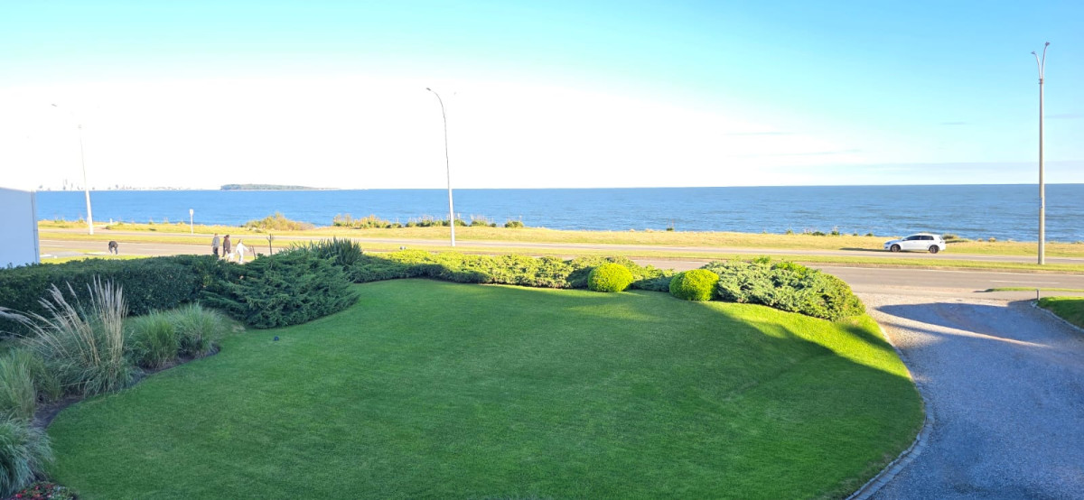 Imagen de Apartamento frente al mar con vista al puerto e Isla Gorriti en venta!!