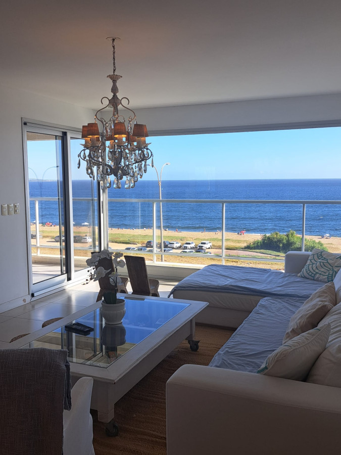 Penthouse con extensa vista a los atardeceres de la mansa