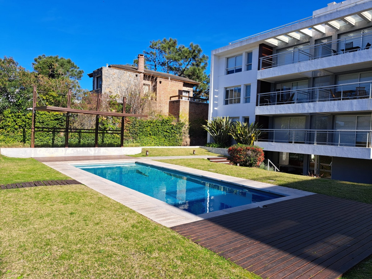 Apartamento de 2 dormitorios y 2 baños en Brava