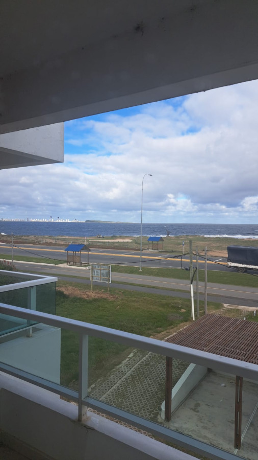 Apartamento de 2 dormitorios frente al mar