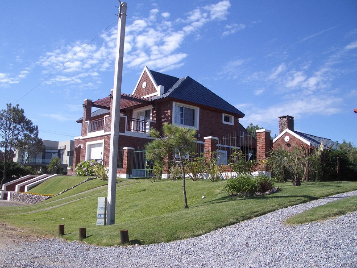 Ambientes amplios, excelente construcción y un entorno de ensueño en Solanas