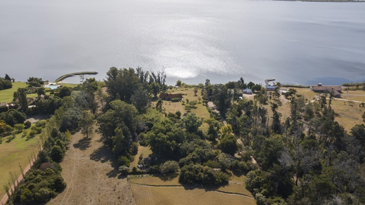 Chacra en un entorno inigualable con costa sobre Laguna del Sauce