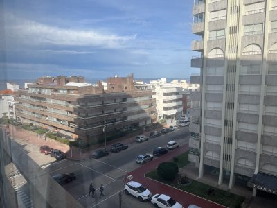 Venta Apartamento 1 Dormitorio en La Península de Punta del Este C897