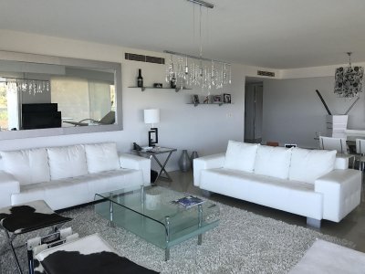 Apartamento en alquiler verano 4 dormitorios Torre Aquarela  