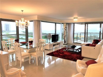 Apartamento en alquiler temporal  4 dormitorios Imperiale - Playa Brava Punta del Este