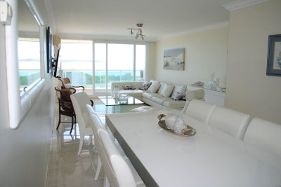 Millenium apartamento en alquiler temporal  3 dormitorios Playa Mansa Punta del Este