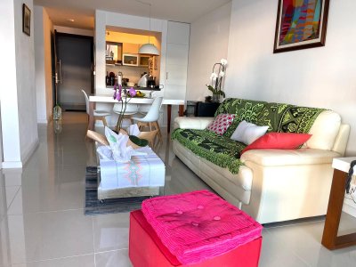 Apartamento de 2 dormitorios y 2 baño.
