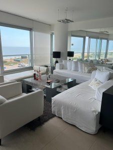 Le Parc Playa Brava tres dormitorios y dependencia. Punta del Este. Alquiler temporada