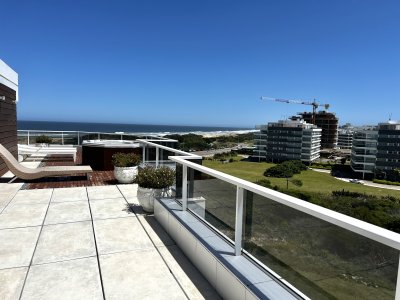 Espectacular apartamento en venta 6 dormitorios, barbacoa y loft en la brava. Vista al mar.-