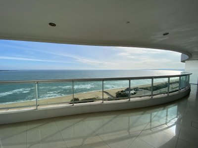 Apartamento en venta 3 dormitorios vista al mar . Piscina Punta del Este. Torre Aquarela.
