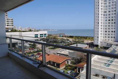 Apartamento en venta tres dormitorios- Mansa- Conrad