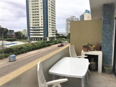 Alquiler anual. Apartamento 2 dormitorios en alquiler  en Punta del este Aidy Grill