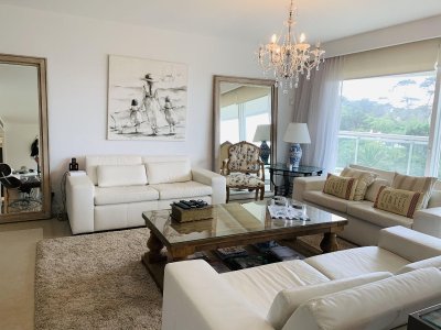 Aquarela apartamento en venta de 4 dormitorios  Punta del Este Financia