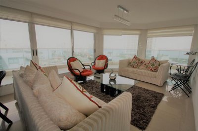 Casino Tower apartamento en venta 3 dormitorios más dependencia. Vista al mar.  - Playa Mansa