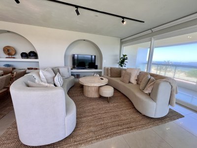 Aquarela 3 dormitorios y dep. de servicio en alquiler temporal 2026 Punta del Este.-