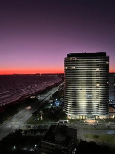 Apartamento Torre Aquarela en venta 4 suite esquinero  frente al mar