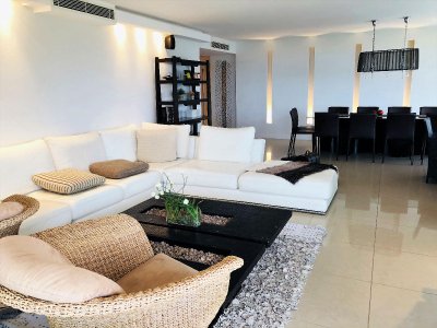 Aquarela apartamento en alquiler temporal 4 dormitorios. Punta del Este