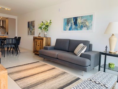 Apartamento de 2 dormitorios en alquiler anual .